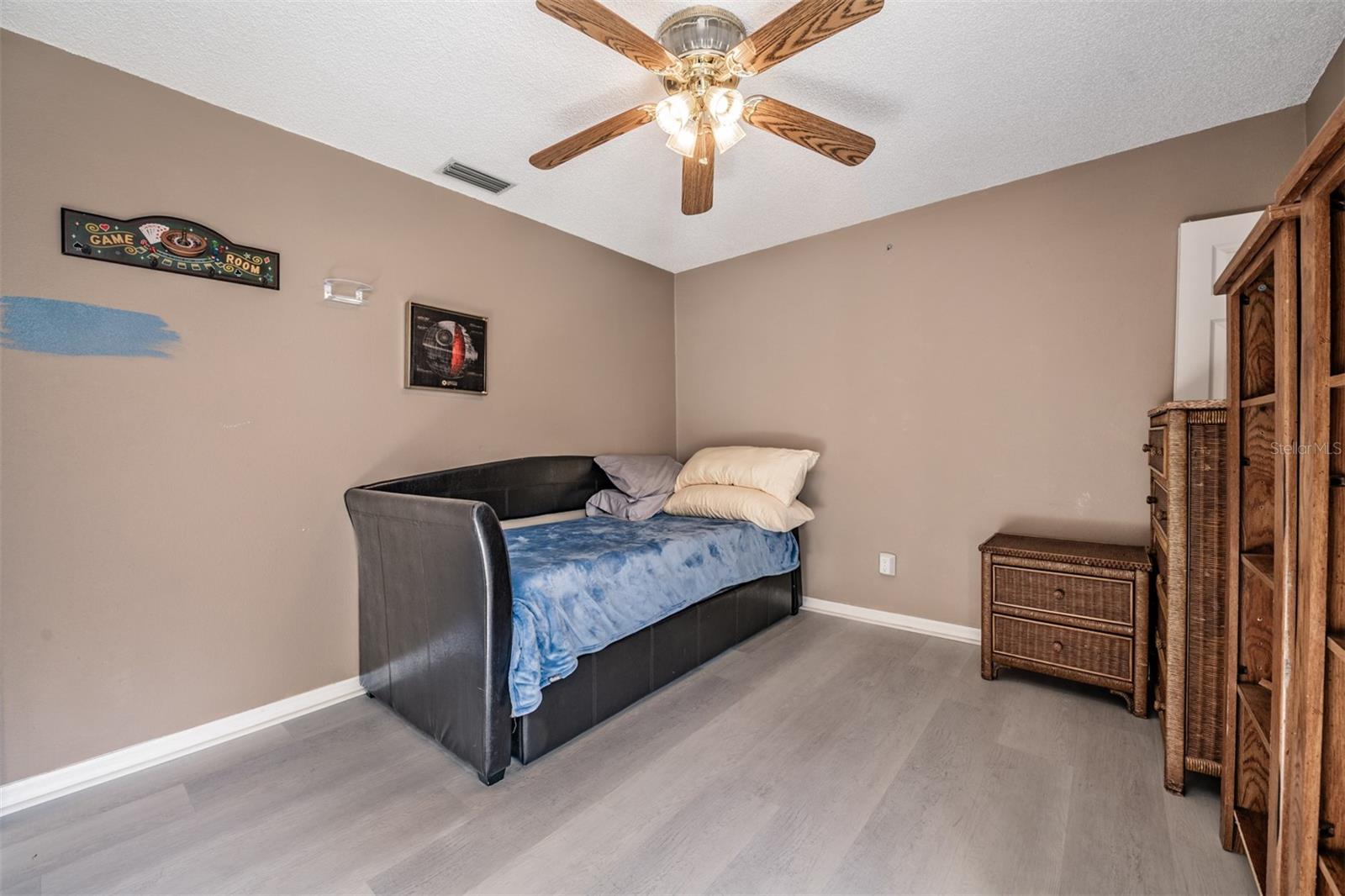 FAIRWAY OAKS - Residential