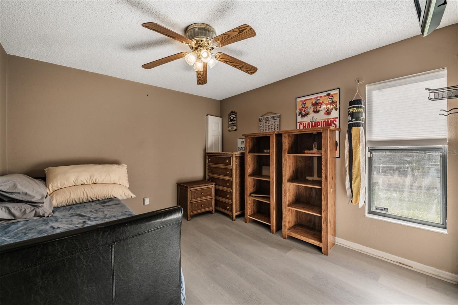 FAIRWAY OAKS - Residential