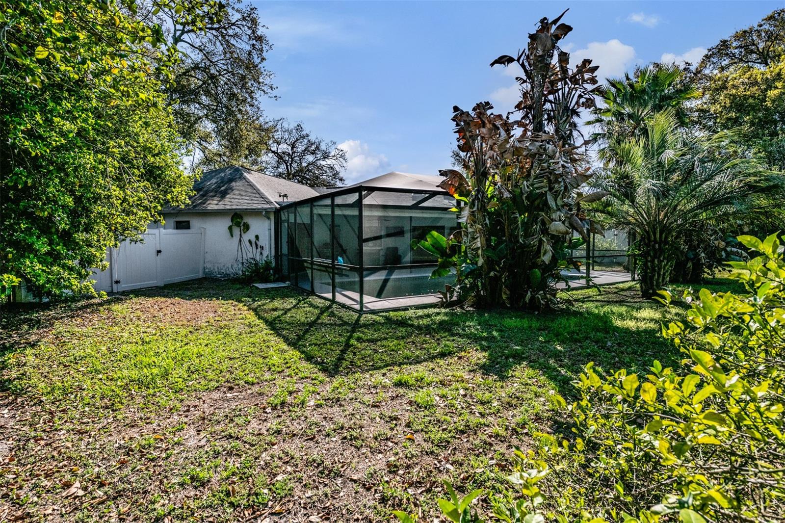 FAIRWAY OAKS - Residential