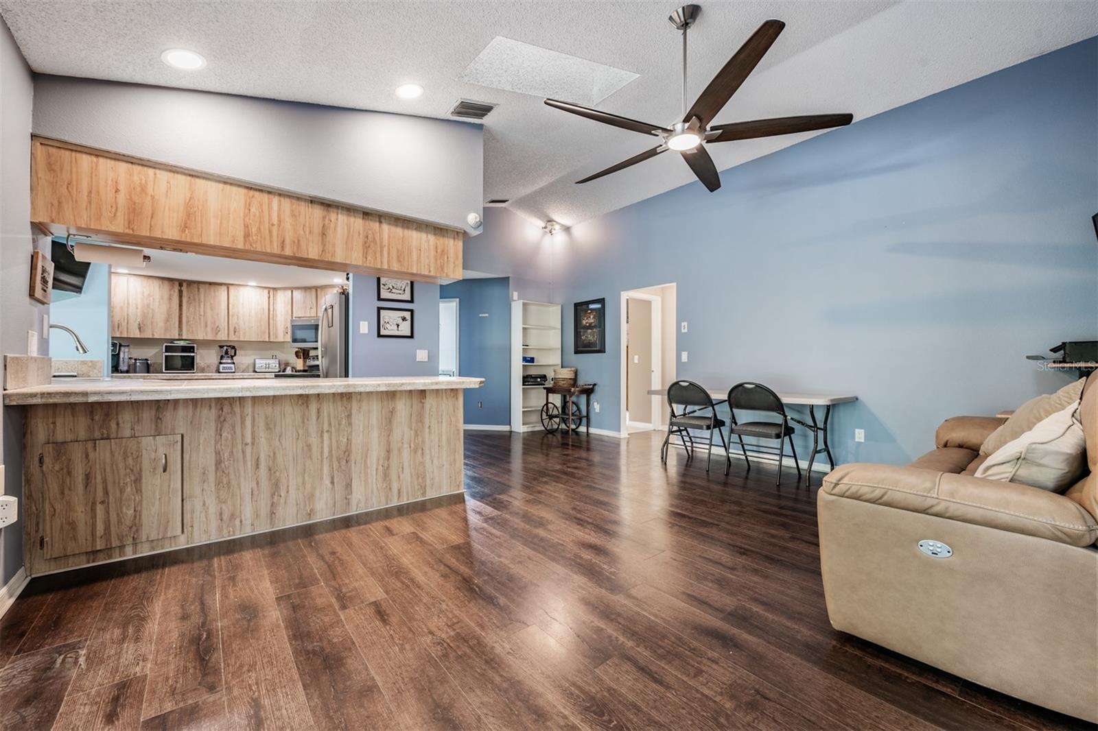 FAIRWAY OAKS - Residential