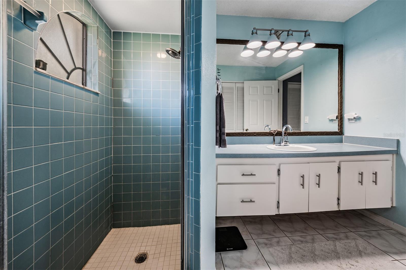 FAIRWAY OAKS - Residential