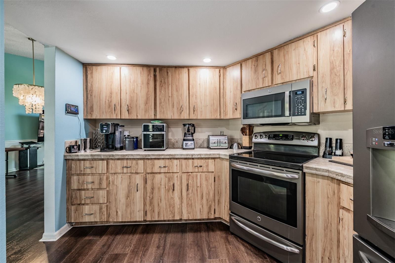 FAIRWAY OAKS - Residential