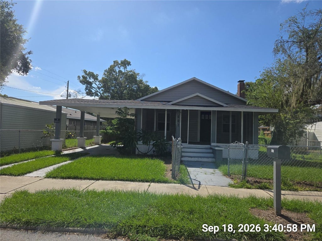 Photo of 602 NW 1st Avenue, Mulberry, FL 33860 (MLS # TB8550318)