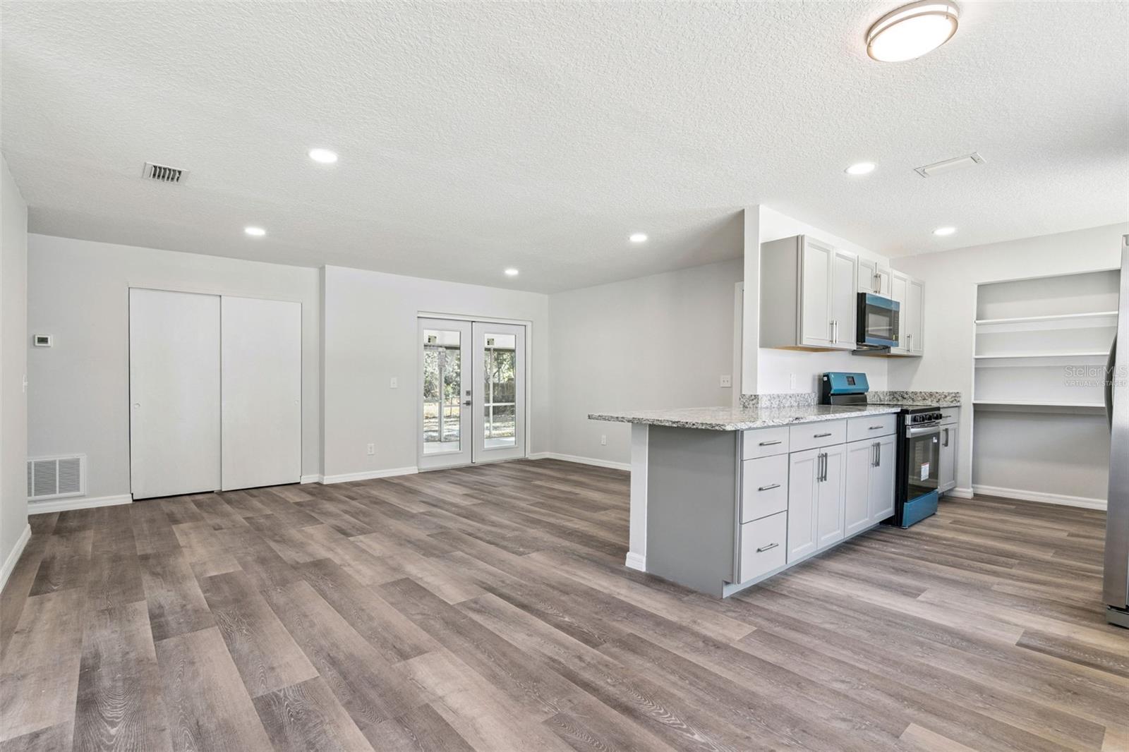 1506 MEADOWLARK STREET