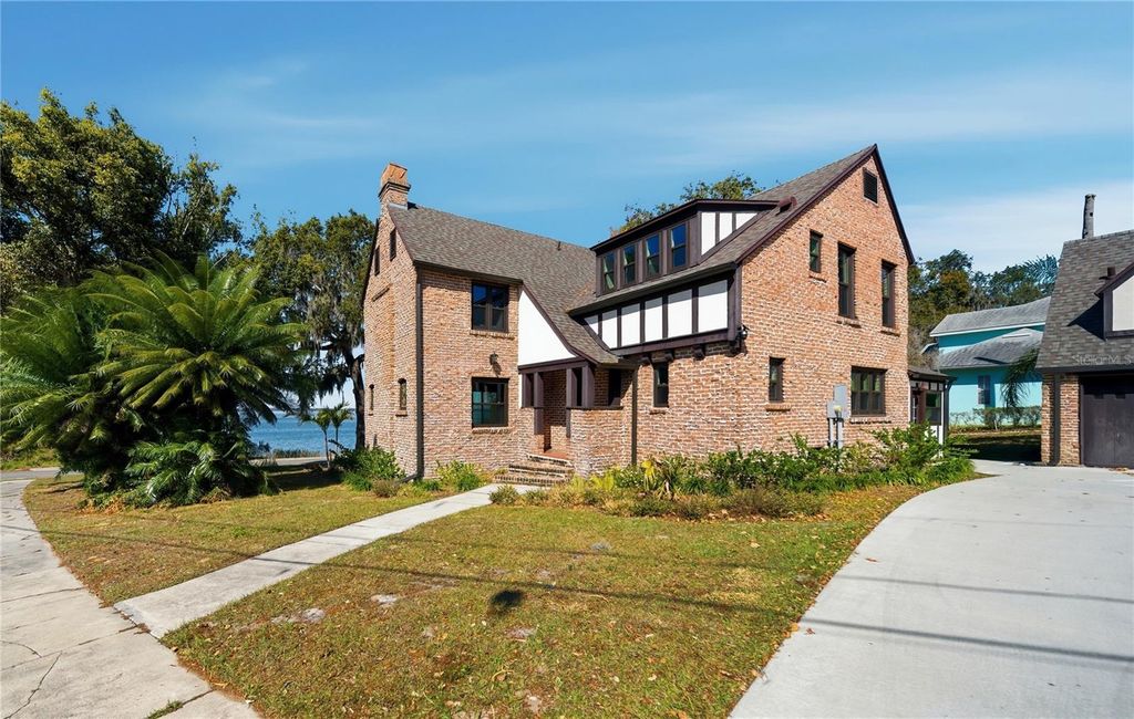 Photo of 1689 Lakeshore Drive, Eustis, FL 32726 (MLS # G5107485)