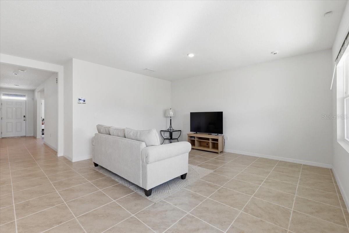 OAK POINTE SOUTH - Residential