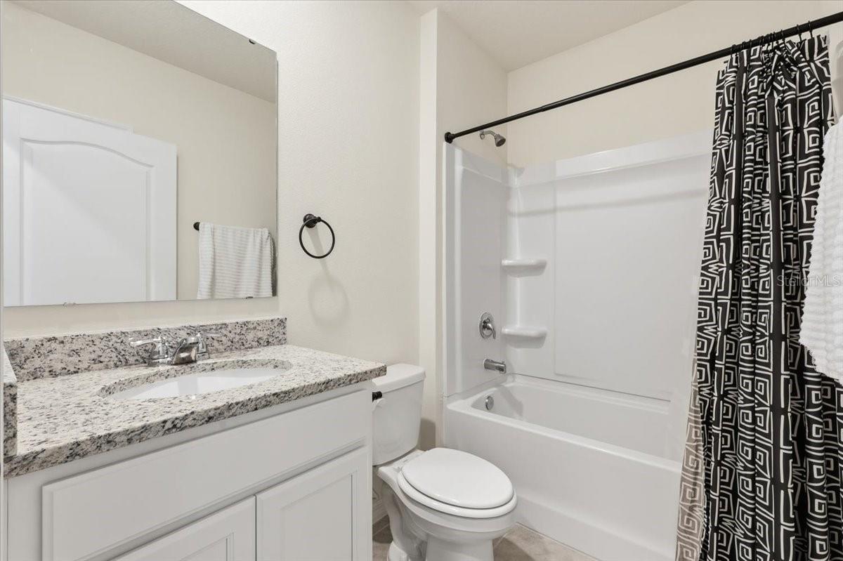 OAK POINTE SOUTH - Residential