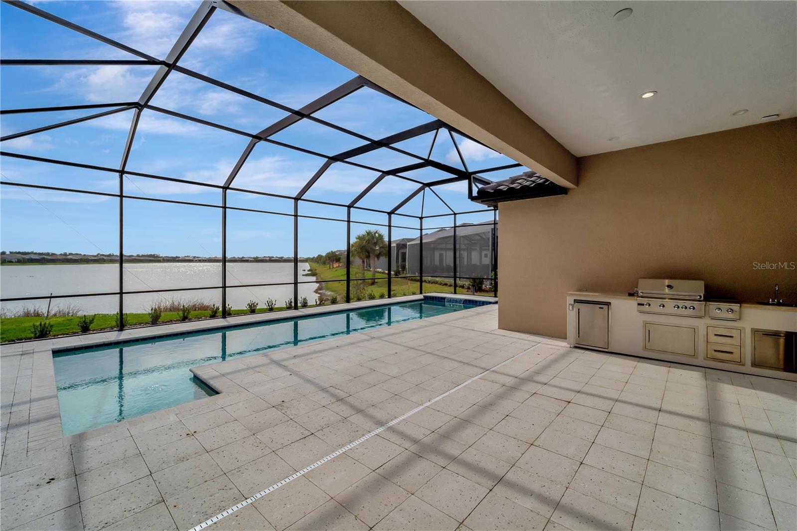 ARIA PH III - Residential