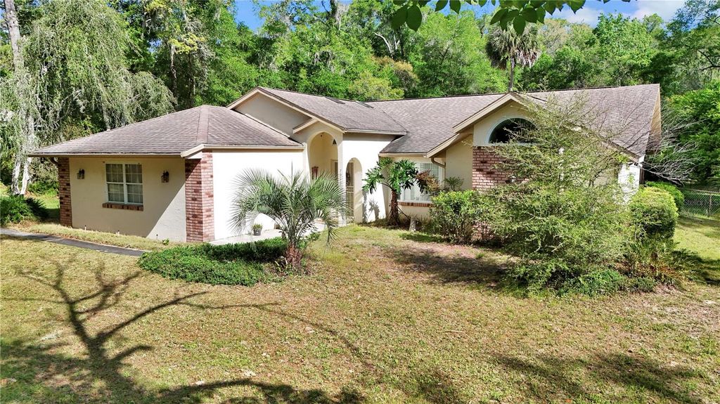 Photo of 7912 SW 186th Circle, Dunnellon, FL 34432 (MLS # OM722827)