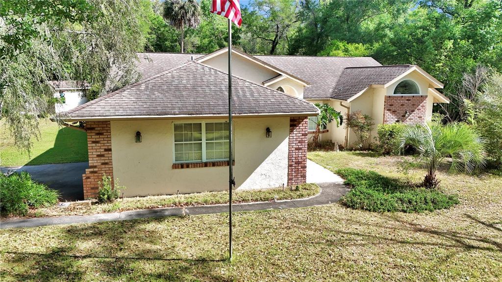 Photo of 7912 SW 186th Circle, Dunnellon, FL 34432 (MLS # OM722827)