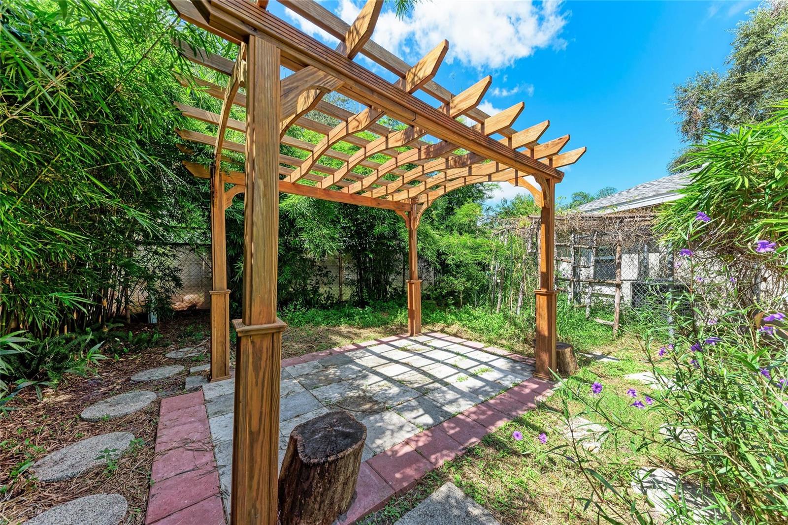 MANATEE PALMS UNIT FIVE - Residential