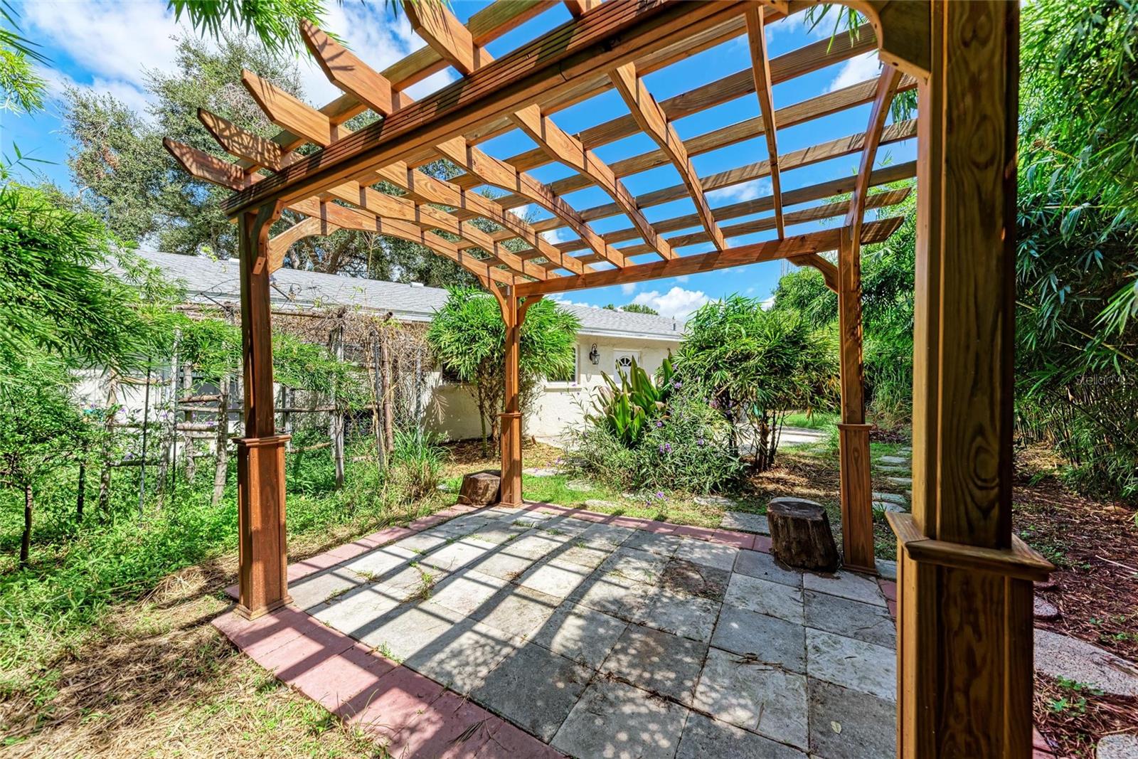 MANATEE PALMS UNIT FIVE - Residential