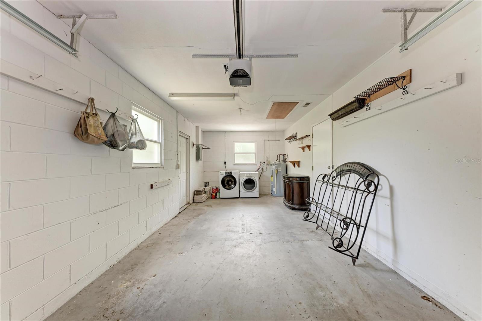 MANATEE PALMS UNIT FIVE - Residential