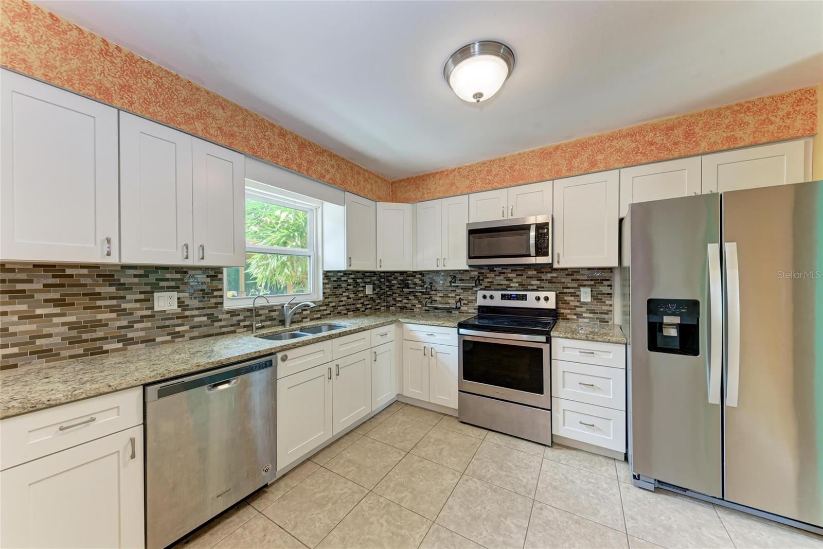 MANATEE PALMS UNIT FIVE - Residential