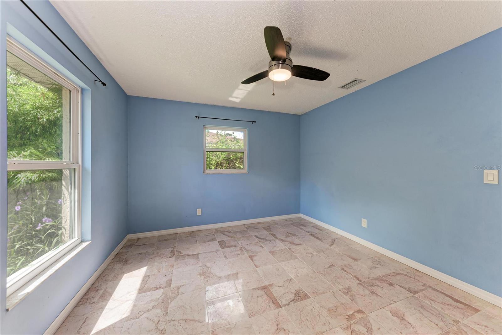 MANATEE PALMS UNIT FIVE - Residential