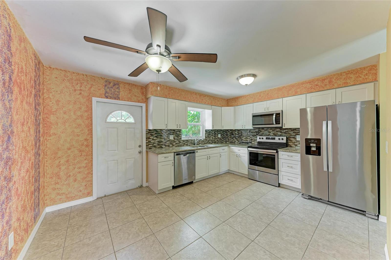 MANATEE PALMS UNIT FIVE - Residential