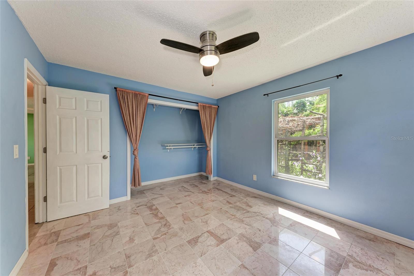 MANATEE PALMS UNIT FIVE - Residential