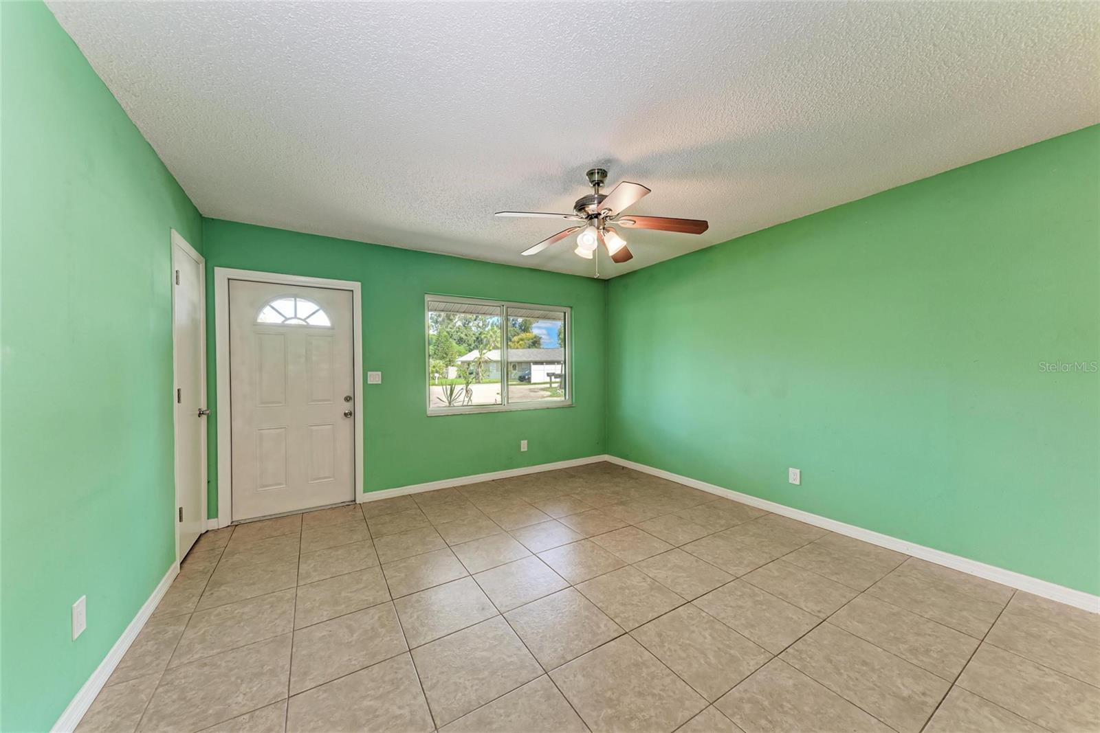 MANATEE PALMS UNIT FIVE - Residential