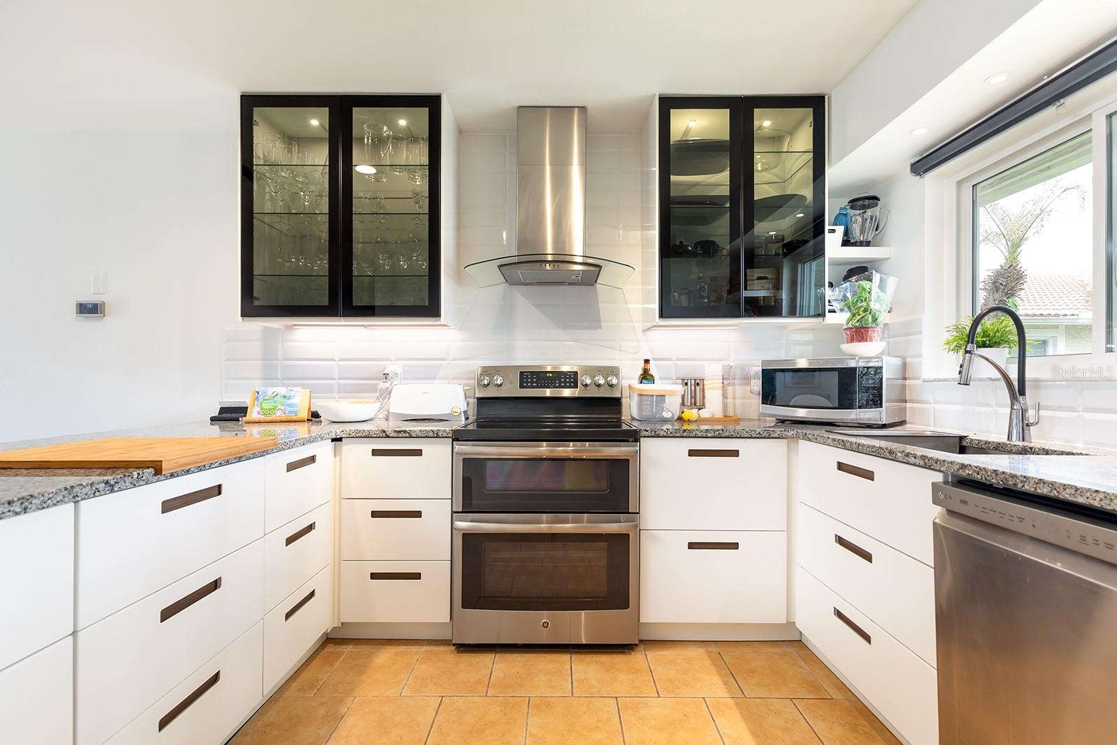 WINDMILL POINTE - Residential