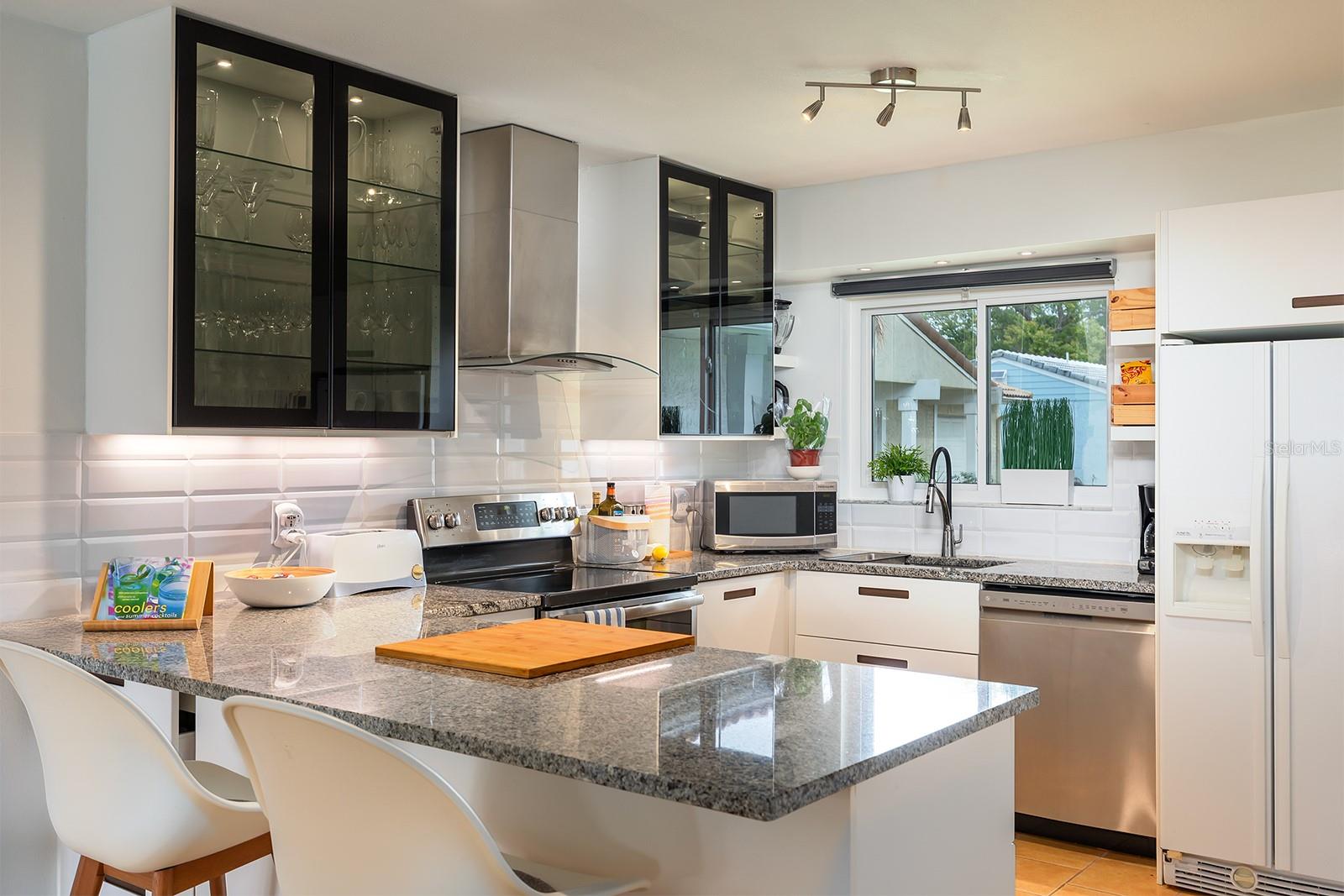 WINDMILL POINTE - Residential