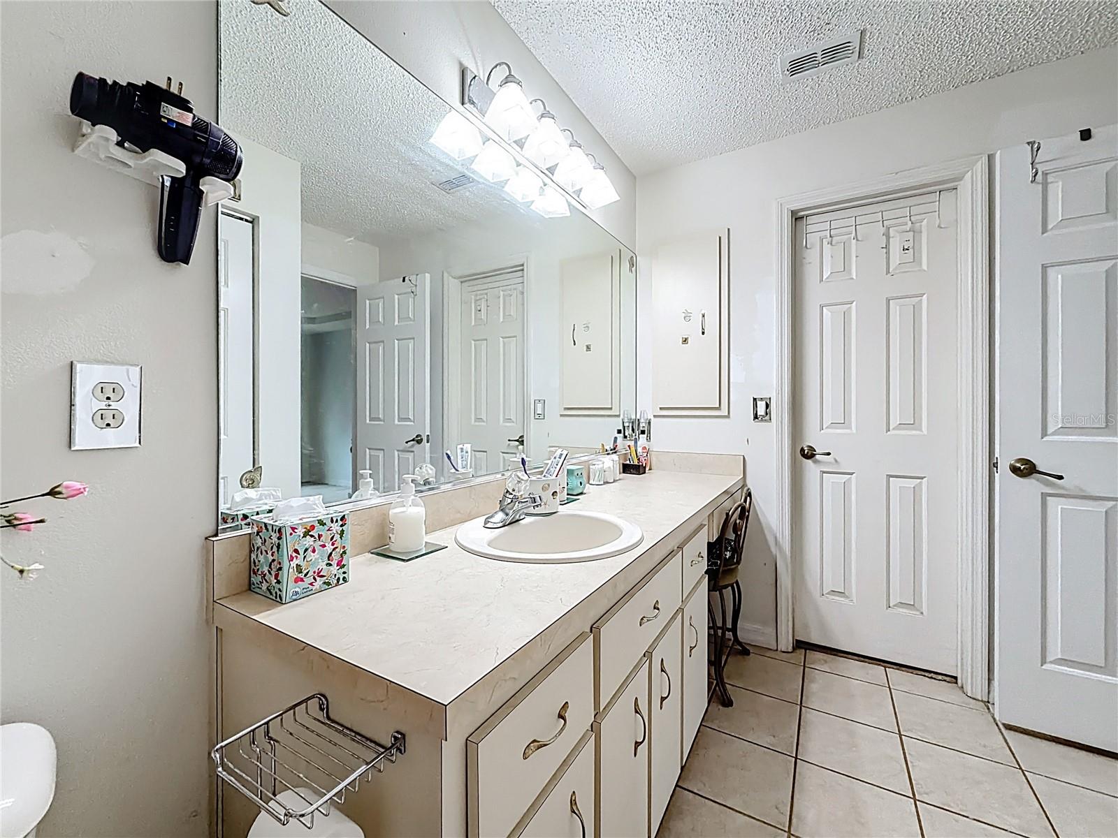 RAINBOW LAKES ESTATE - Residential