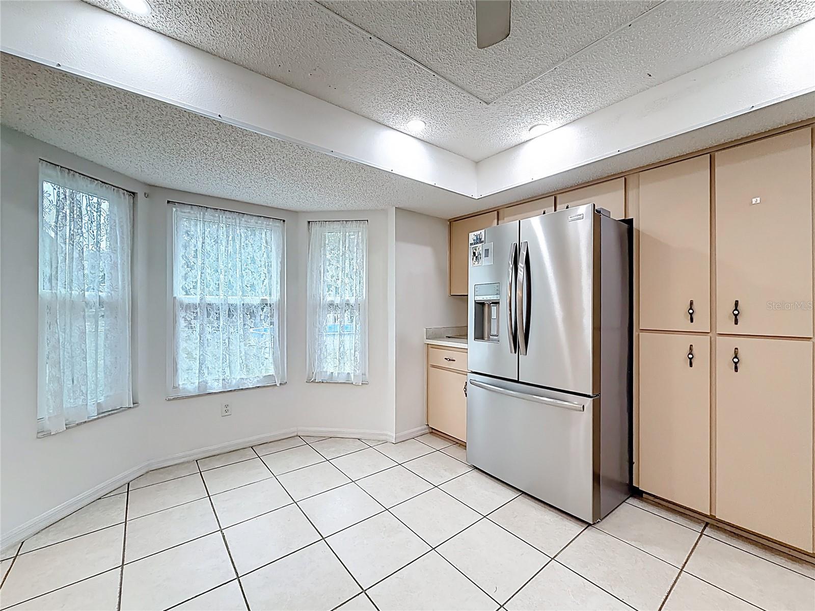 RAINBOW LAKES ESTATE - Residential