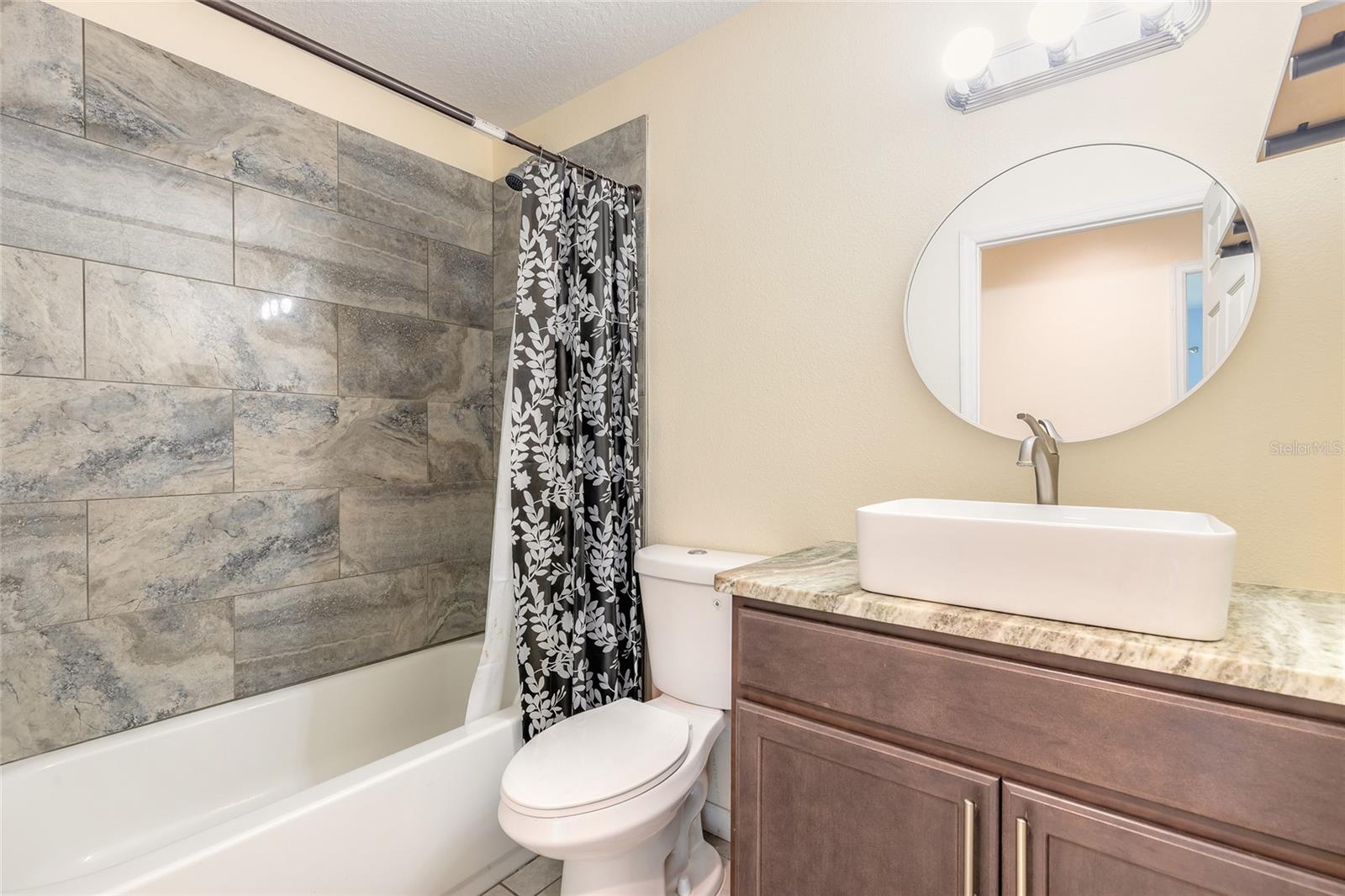 EDGEWATER ACRES UN 5 - Residential