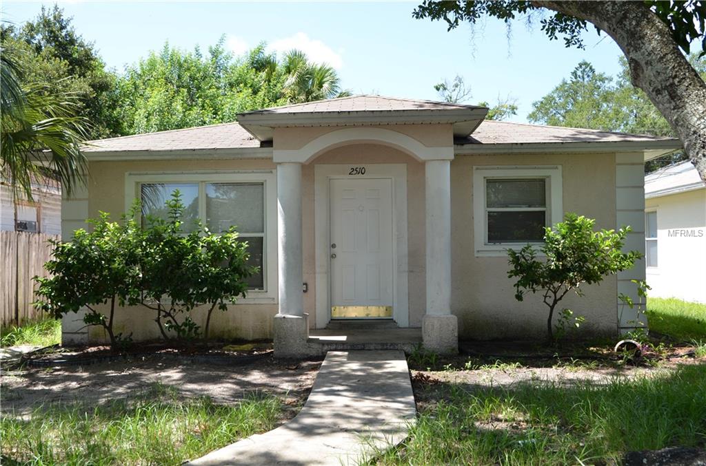 Spacious three bedroom two full bath single house built in 2005 in a super convenient location close to downtown St Petersburg, Tropicana Field, Skyway, St Pete beach, and easy access to 275.
Carpet throughout except tiles in kitchen and bathrooms and laundry.
Available Aug 1, 2016.
Please direct all inquiries to listing agent by text or email.