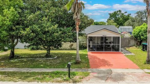 Photo of 7820 Stratford Blvd, Orlando, FL 32807 (MLS # O6342504)