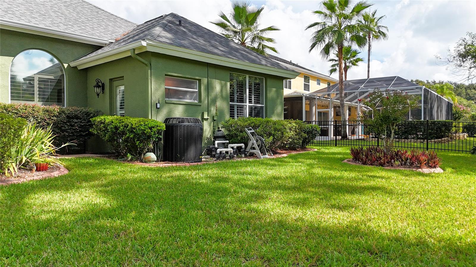RIVER HILLS COUNTRY CLUB PARCE - Residential