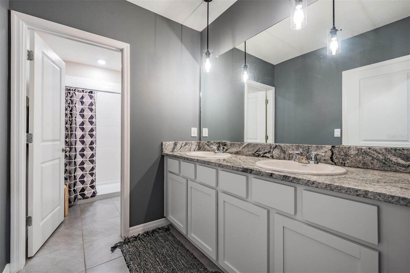 EPPERSON - MEADOW RIDGE TOWNHOMES - Residential Lease