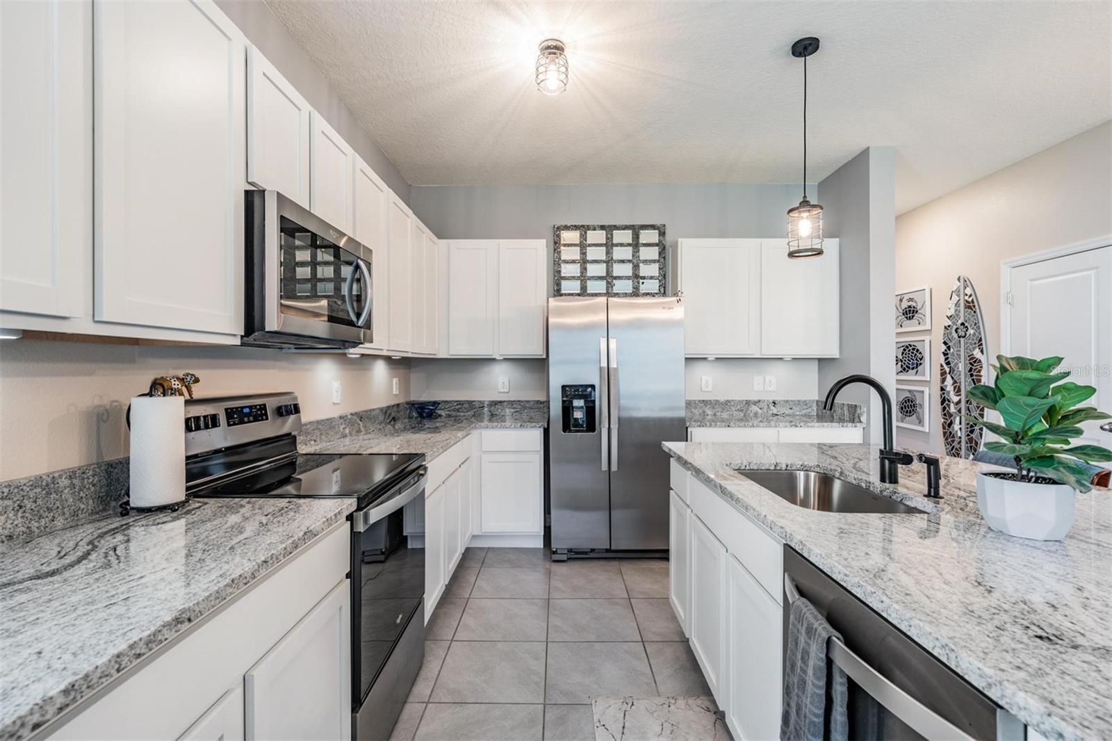 EPPERSON - MEADOW RIDGE TOWNHOMES - Residential Lease