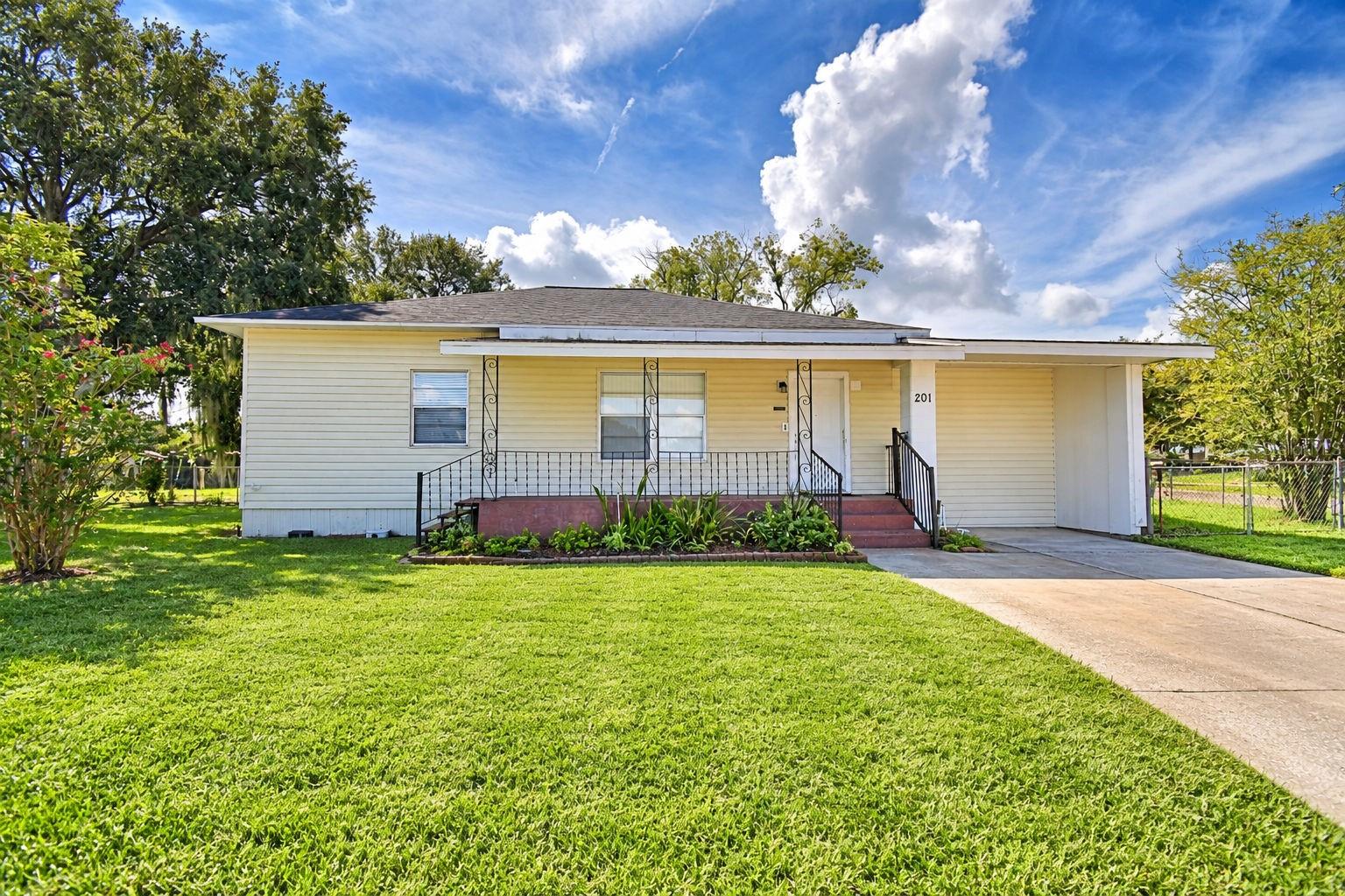 201 LAKE DALE DRIVE