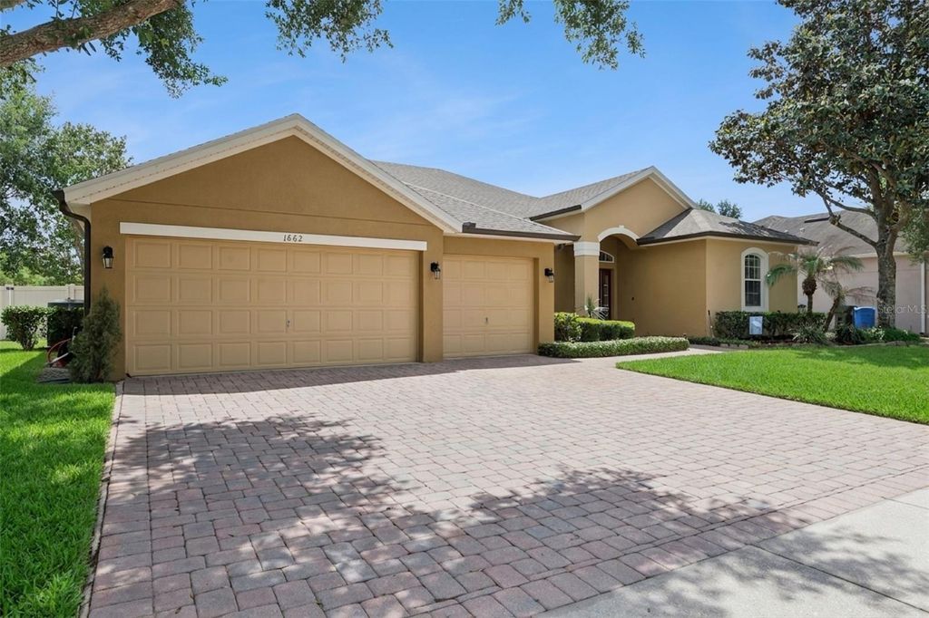 Photo of 1862 Lorenzo Lane, Oviedo, FL 32765 (MLS # O6401338)