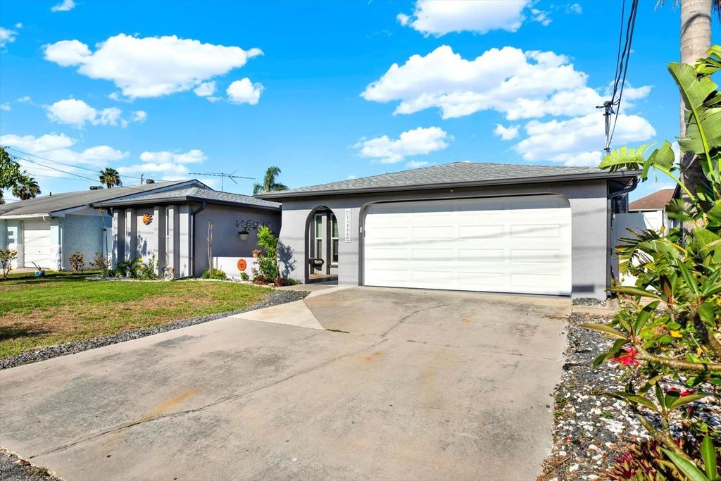 Photo of 13926 Darlene Avenue, Hudson, FL 34667 (MLS # TB8389517)