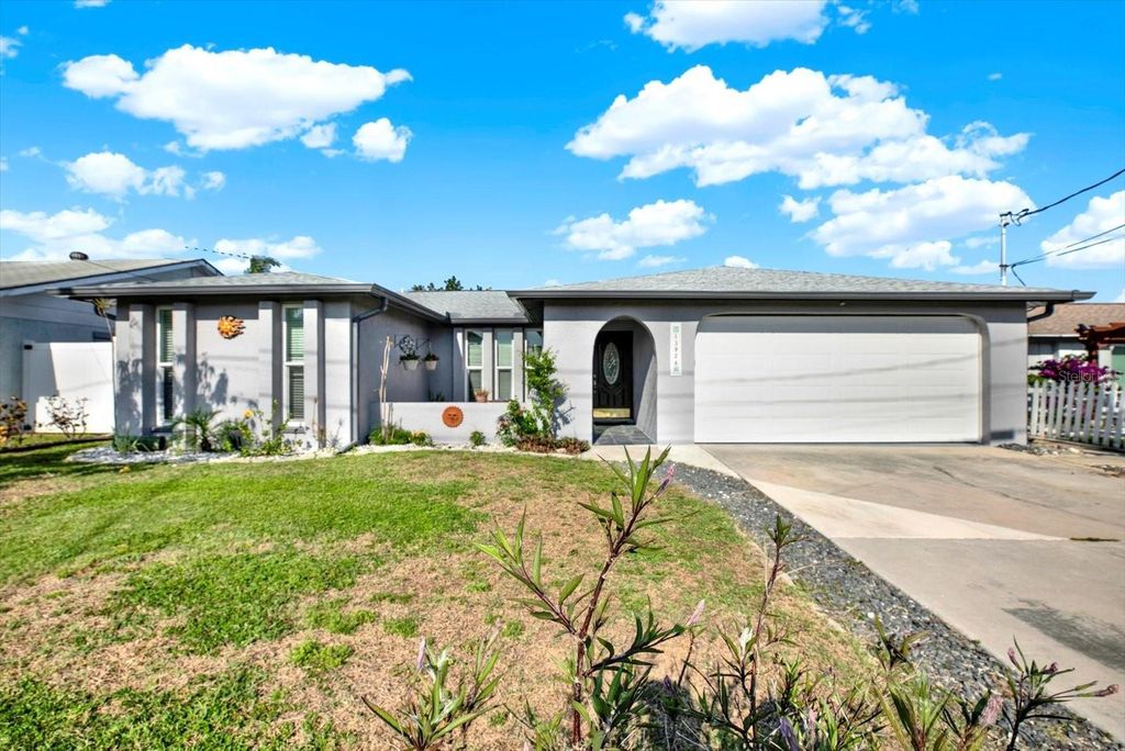 Photo of 13926 Darlene Avenue, Hudson, FL 34667 (MLS # TB8389517)