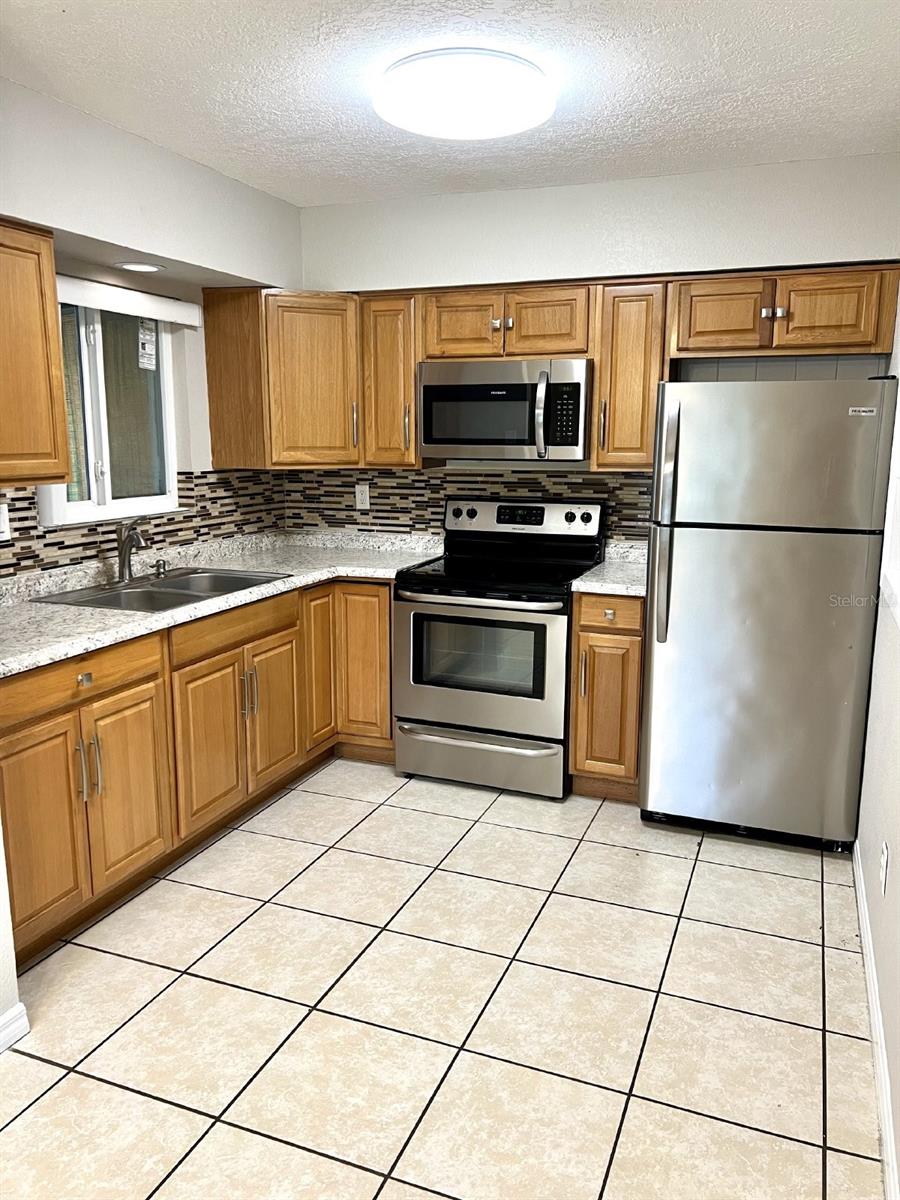 DELTONA LAKES UNIT 29 & 37 REP - Residential Lease