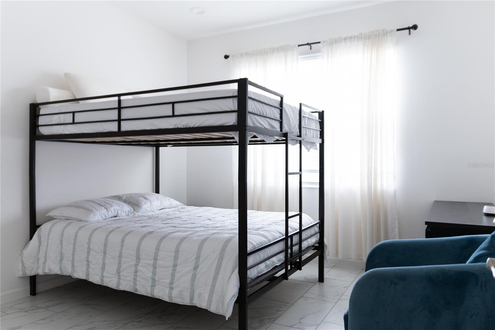 REDBRIDGE SQUARE - Residential Lease