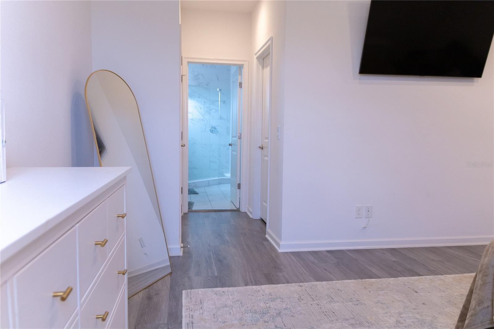 REDBRIDGE SQUARE - Residential Lease