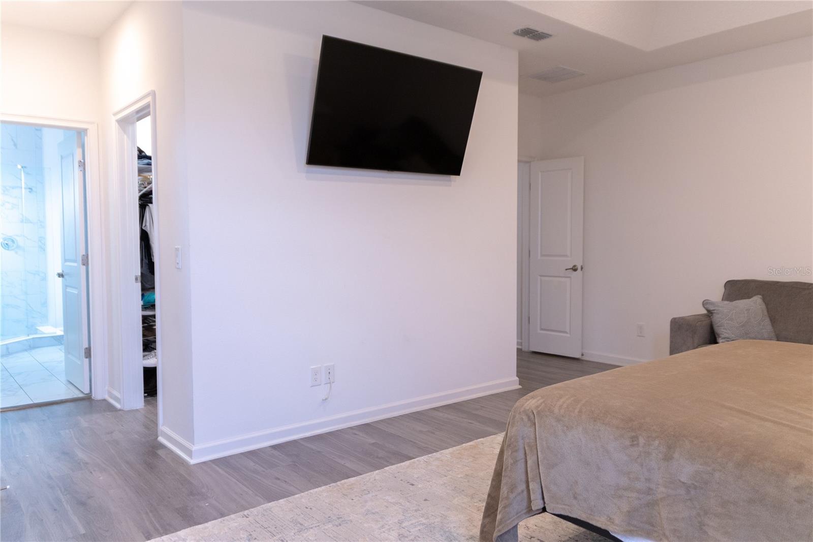 REDBRIDGE SQUARE - Residential Lease