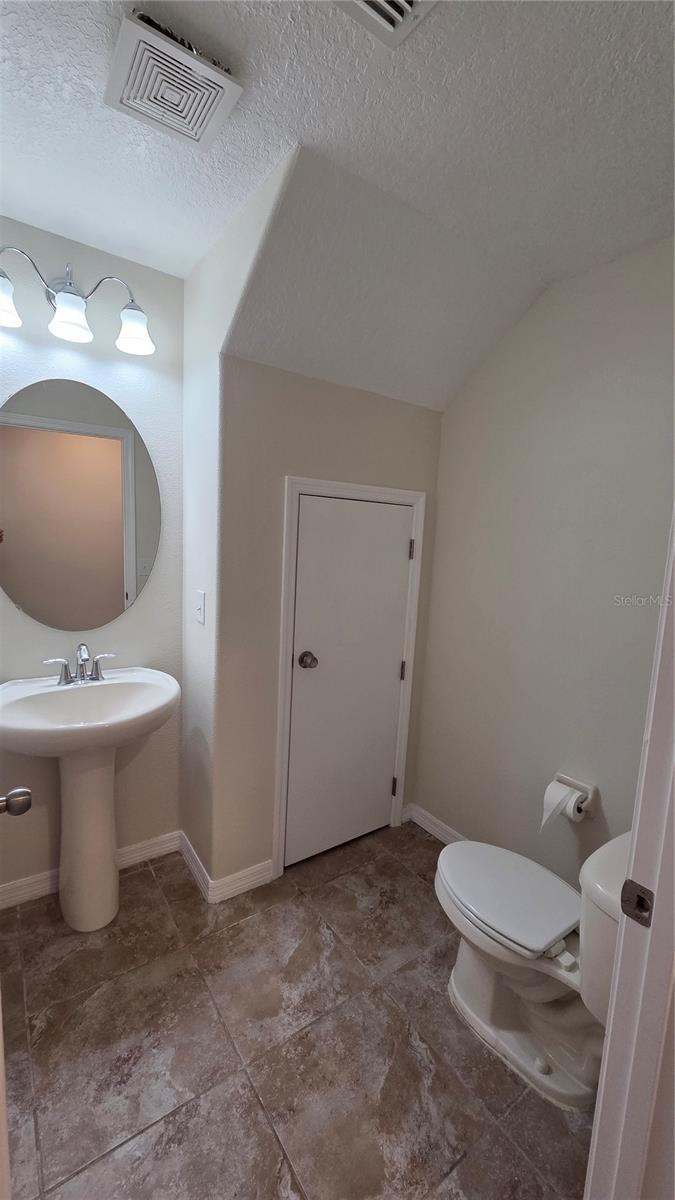 AMBERLEE TWNHMS - Residential