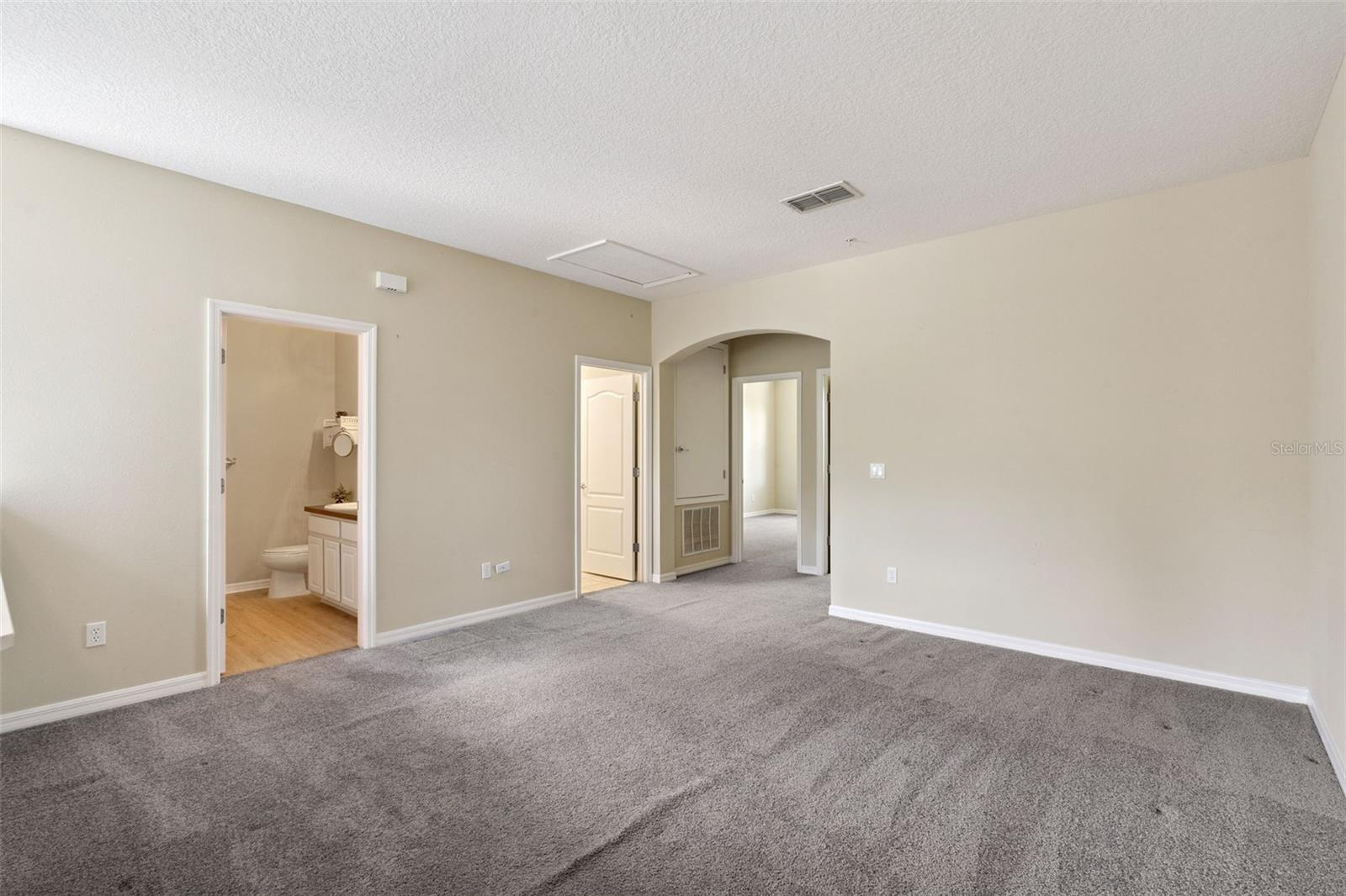 OASIS COVE 1 AT LAKESIDE VILLAGE CONDO PH 1 - Residential