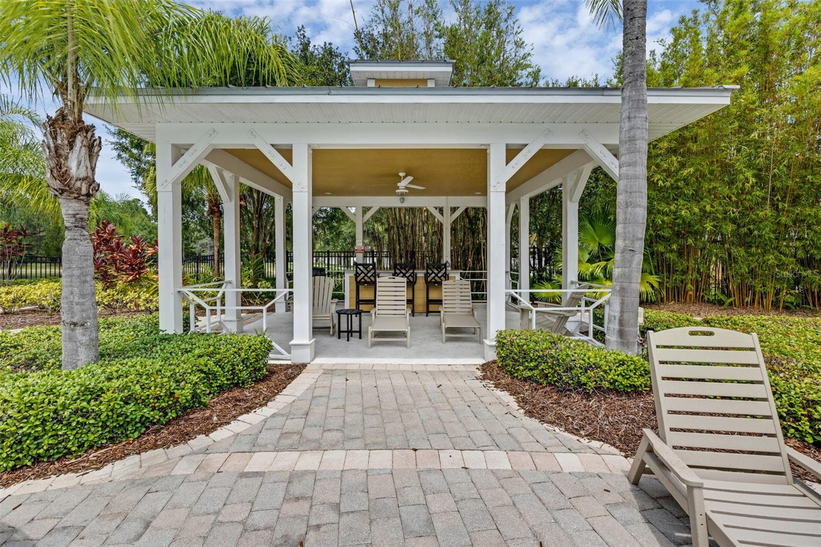 OASIS COVE 1 AT LAKESIDE VILLAGE CONDO PH 1 - Residential