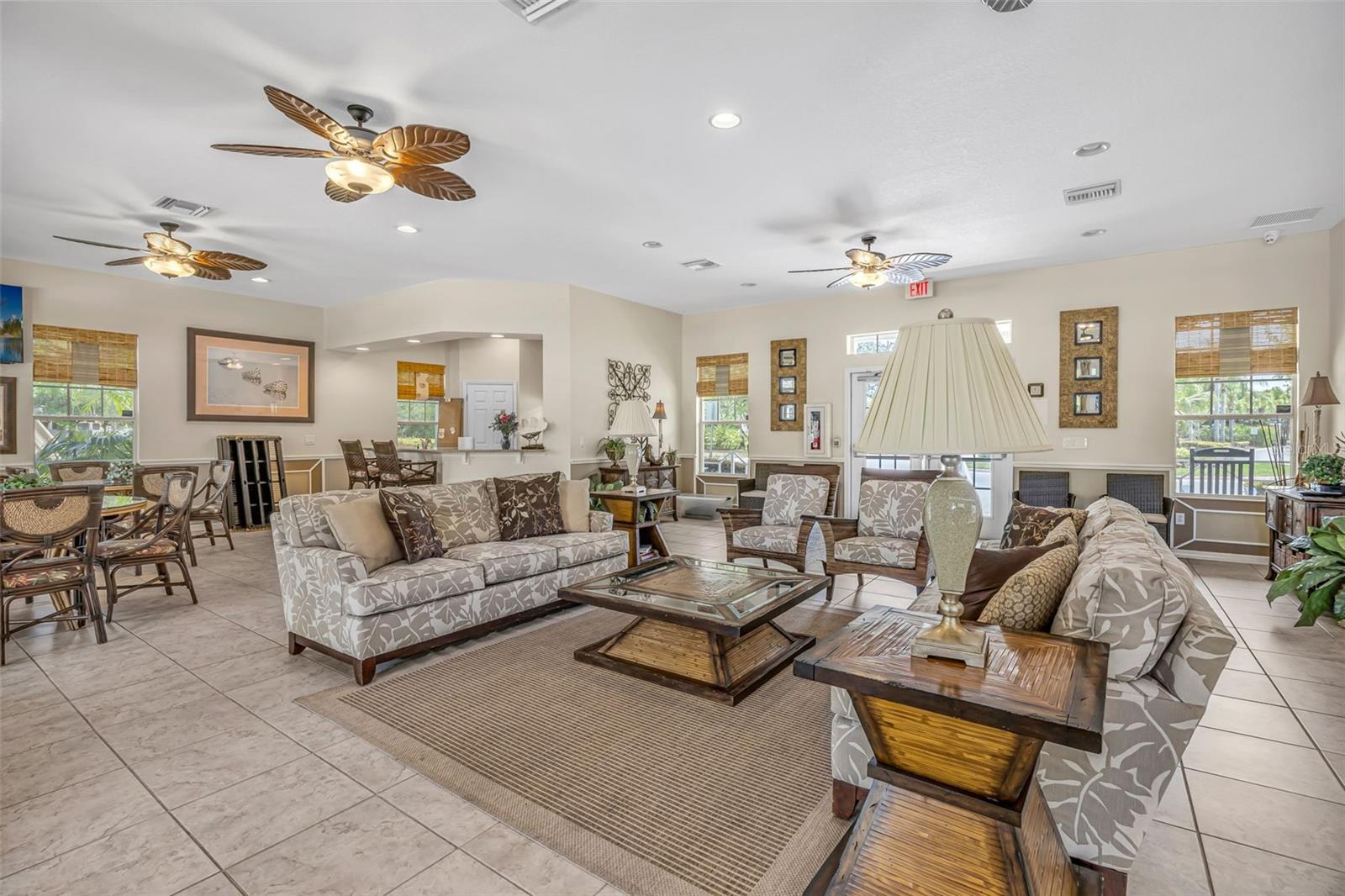 OASIS COVE 1 AT LAKESIDE VILLAGE CONDO PH 1 - Residential
