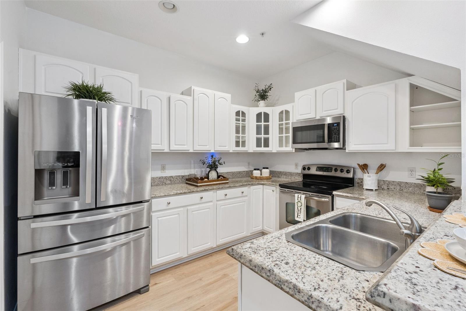 Casas a venda 3 - Jen Dantas 14005 SPARKLING COVE LANE