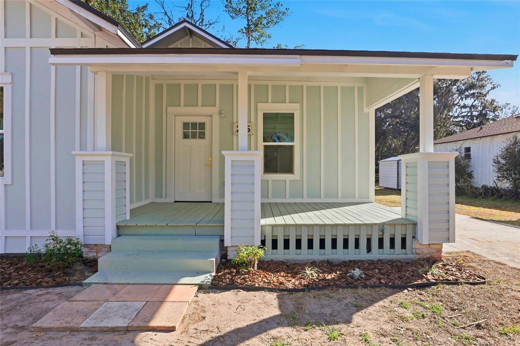 Photo of 215 SE 1st Avenue, Williston, FL 32696 (MLS # GC537443)