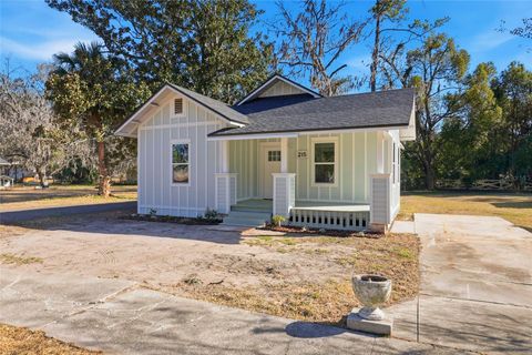 215 SE 1ST AVENUE WILLISTON FL 32696