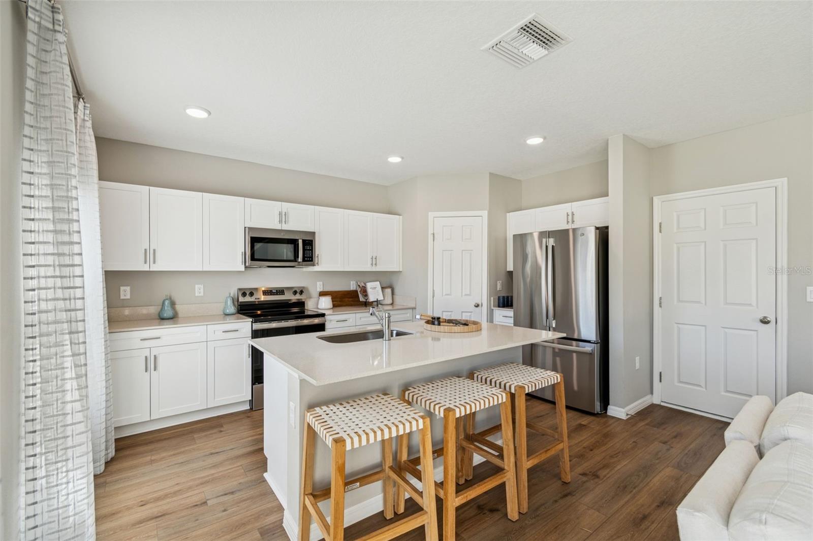 BRADBURY CRK PH I - Residential Lease