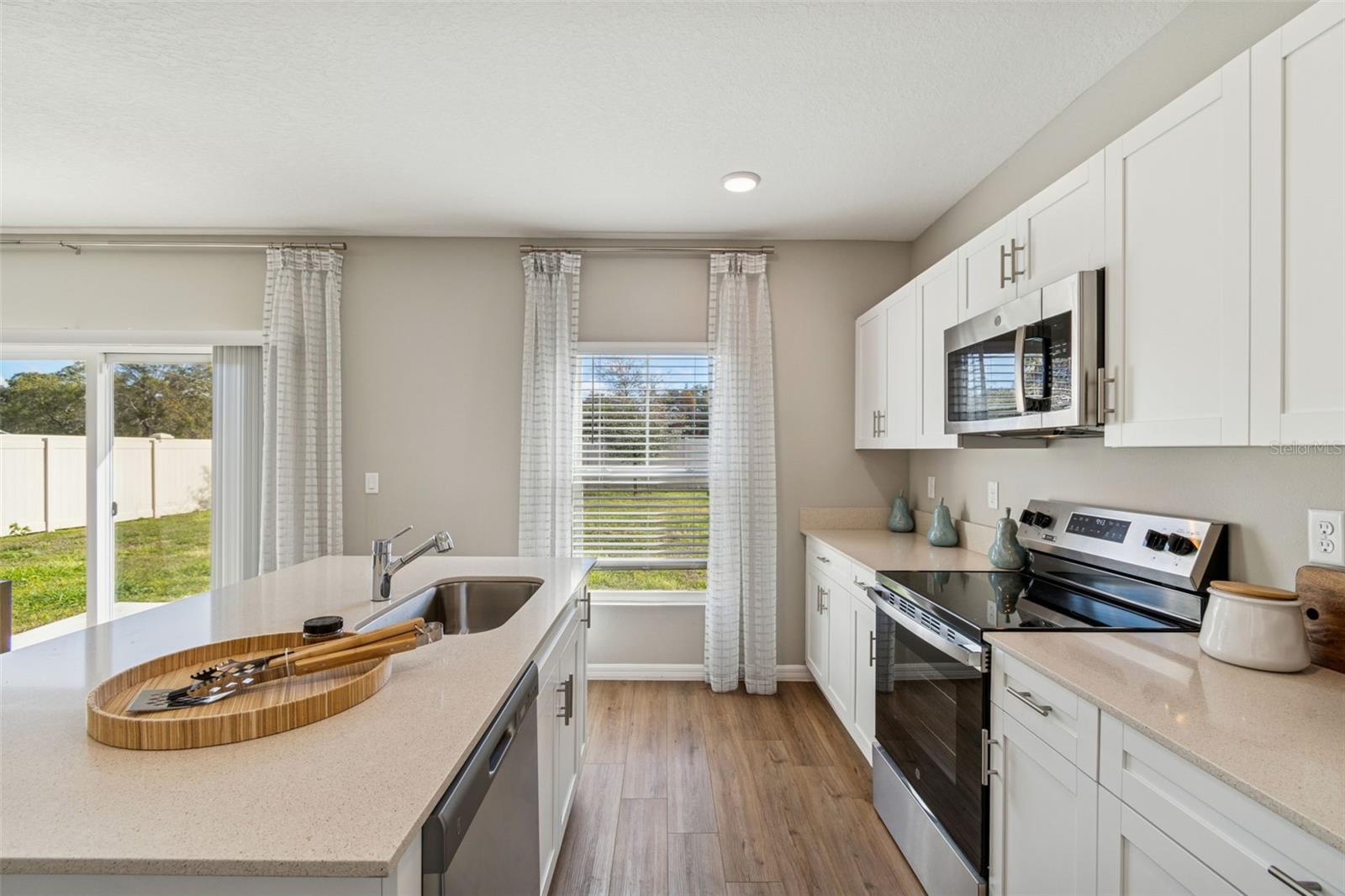 BRADBURY CRK PH I - Residential Lease