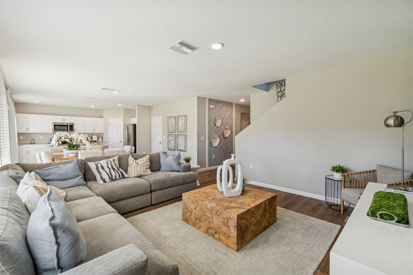 BRADBURY CRK PH I - Residential Lease